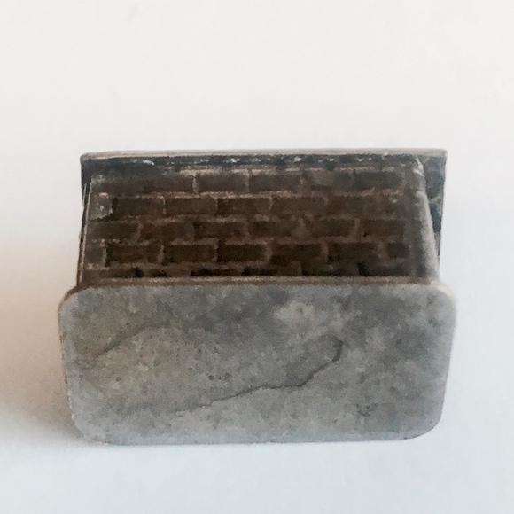 Vintage Doghouse Charm - Picture 5 of 5